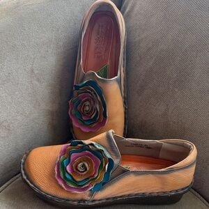 L'ATISTE Tan Leather Flats with Multicolor Floral Accent